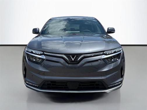 2025 VinFast VF 8 Plus