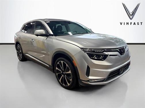 2025 VinFast VF 8 Plus