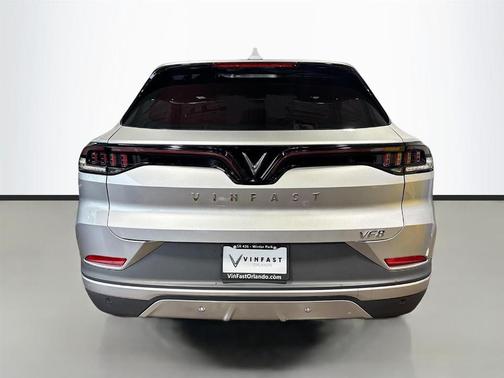 2025 VinFast VF 8 Plus