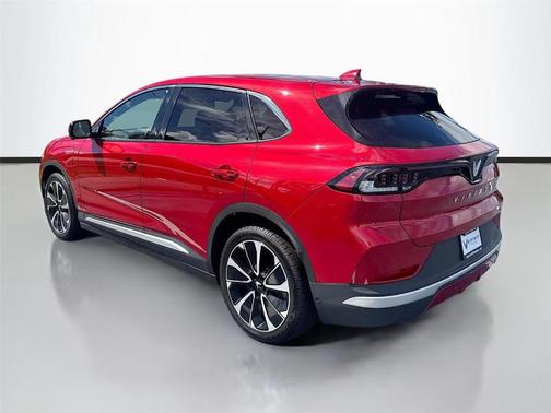 2025 VinFast VF 8 Plus