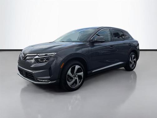 2025 VinFast VF 8 Eco