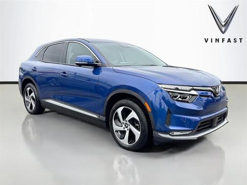 2025 VinFast VF 8 Eco