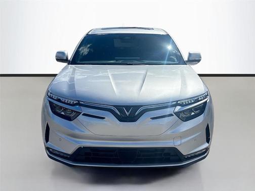 2025 VinFast VF 8 Plus