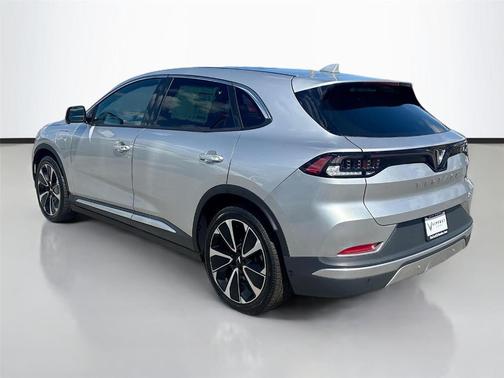 2025 VinFast VF 8 Plus