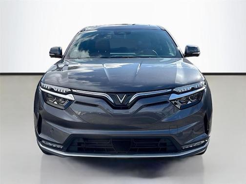 2025 VinFast VF 8 Plus