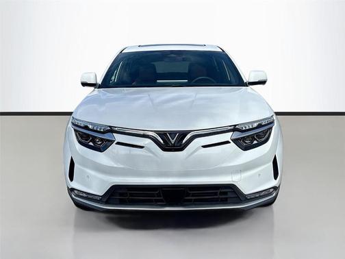 2025 VinFast VF 8 Plus