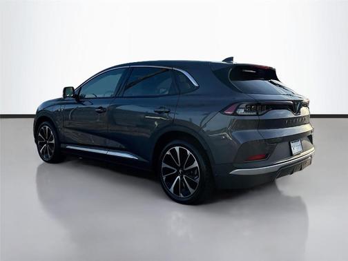 2025 VinFast VF 8 Plus