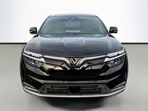 2025 VinFast VF 8 Plus