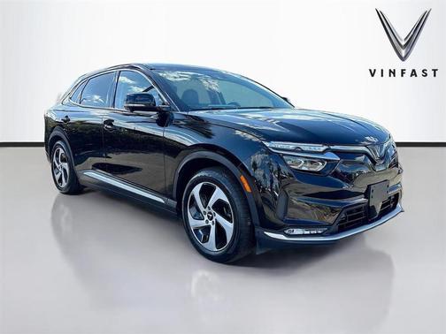 2023 VinFast VF 8 Eco