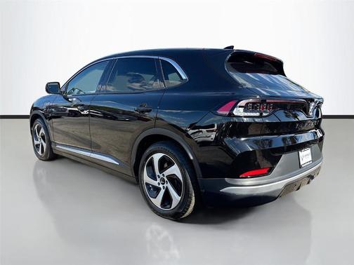 2023 VinFast VF 8 Eco