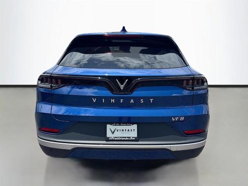 2025 VinFast VF 8 Plus