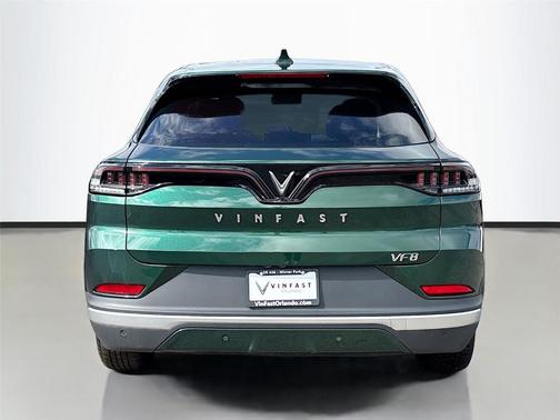 2025 VinFast VF 8 Eco