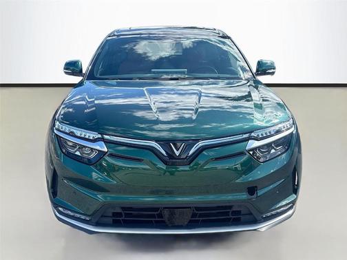 2025 VinFast VF 8 Plus