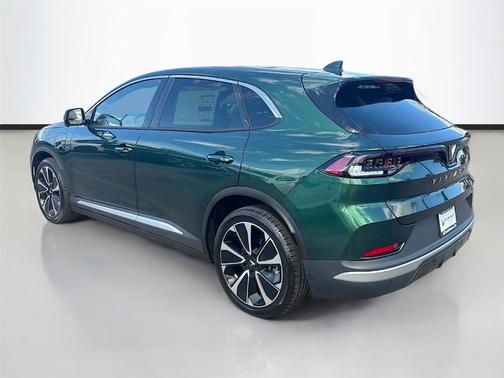 2025 VinFast VF 8 Plus