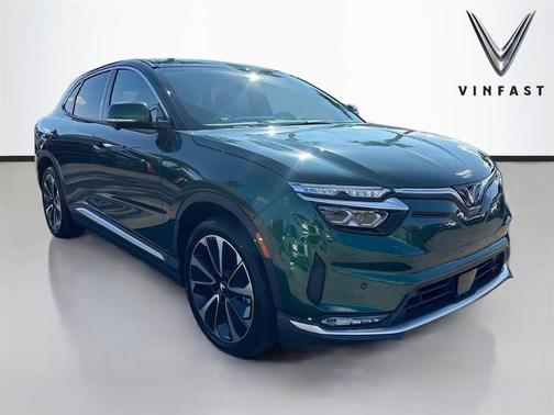 2025 VinFast VF 8 Plus