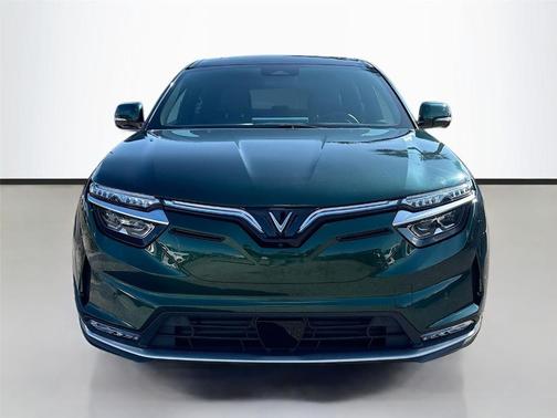 2025 VinFast VF 8 Plus