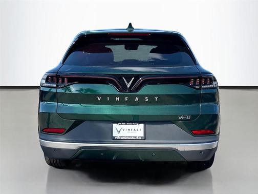 2025 VinFast VF 8 Plus