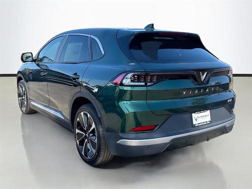 2025 VinFast VF 8 Plus