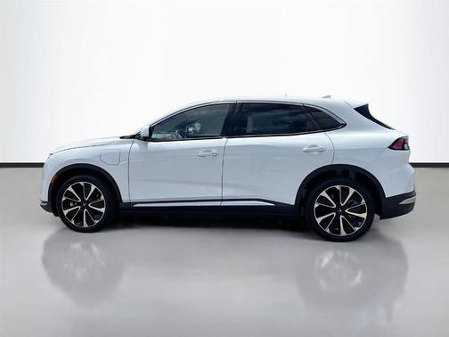 2025 VinFast VF 8 Plus