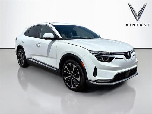 2025 VinFast VF 8 Plus