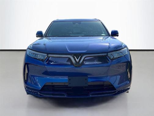 2024 VinFast VF 9 Plus