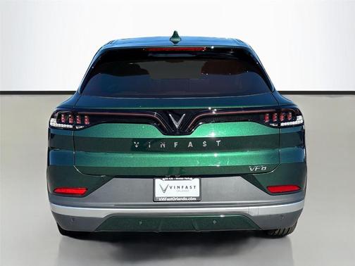 2025 VinFast VF 8 Plus