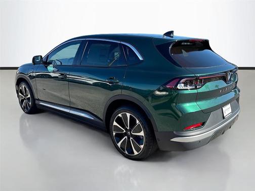 2025 VinFast VF 8 Plus