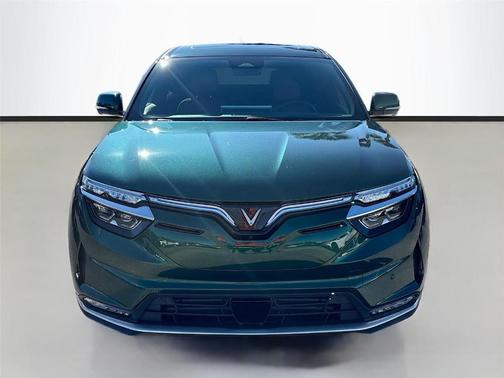 2025 VinFast VF 8 Plus