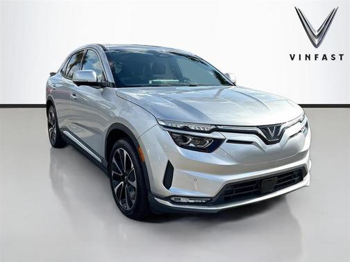 2025 VinFast VF 8 Plus
