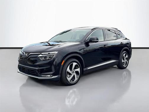 2025 VinFast VF 8 Eco