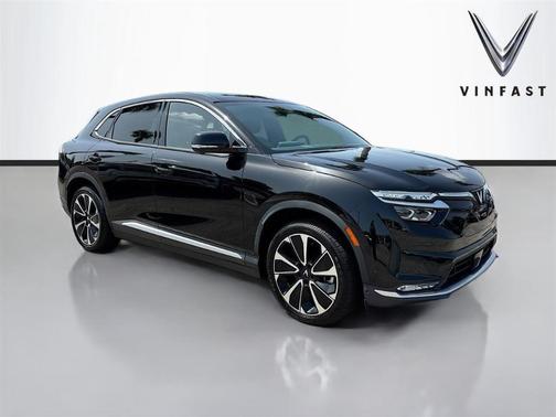 Jet Black 2025 VinFast VF 8 Plus