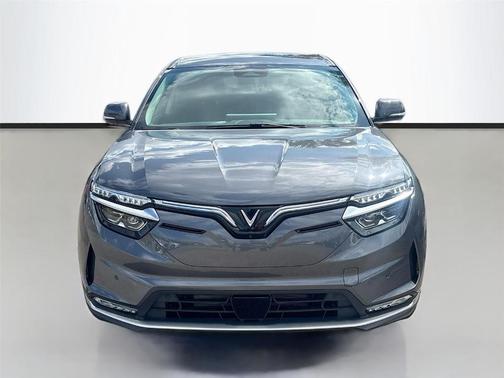 2025 VinFast VF 8 Eco