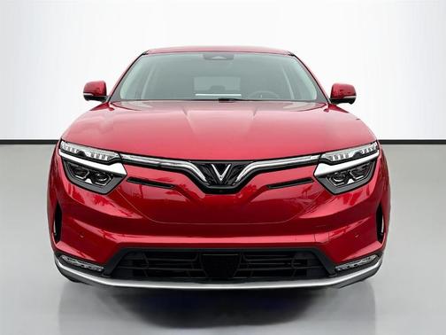 2025 VinFast VF 8 Eco