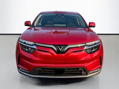 2025 VinFast VF 8 Eco