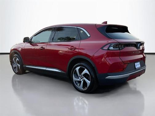 2025 VinFast VF 8 Eco