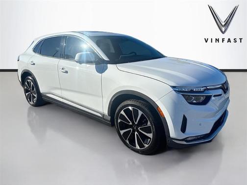 2025 VinFast VF 8 Plus