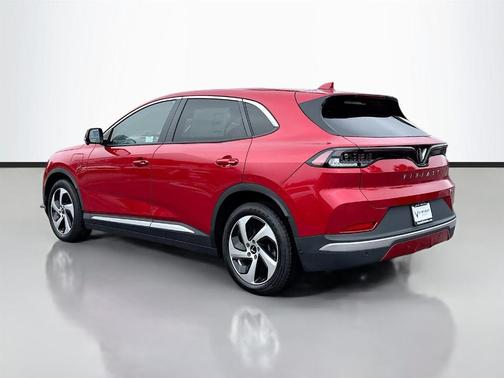2025 VinFast VF 8 Eco
