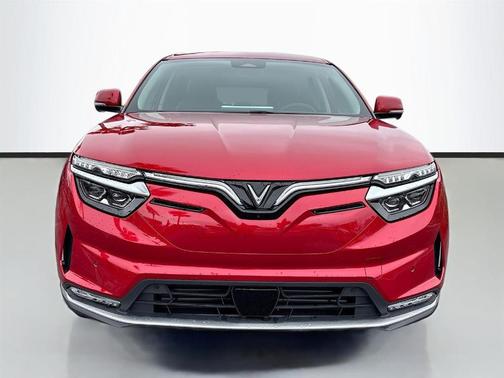 2025 VinFast VF 8 Eco