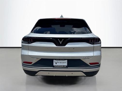 2023 VinFast VF 8 Plus