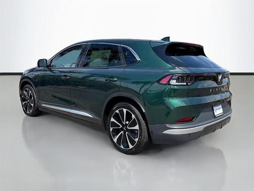 2025 VinFast VF 8 Plus