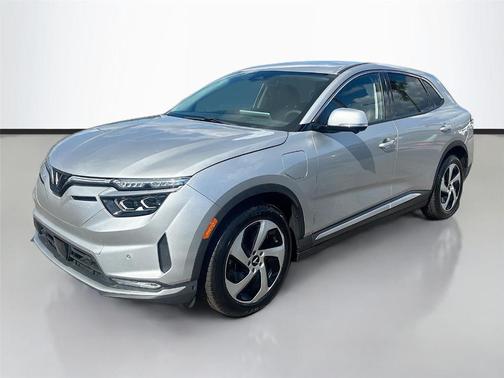 2025 VinFast VF 8 Eco