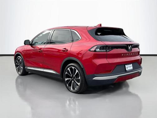 2025 VinFast VF 8 Plus
