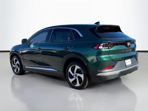 2025 VinFast VF 8 Eco