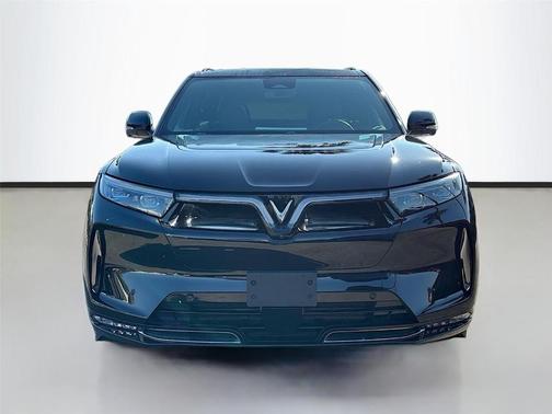 2024 VinFast VF 9 Plus