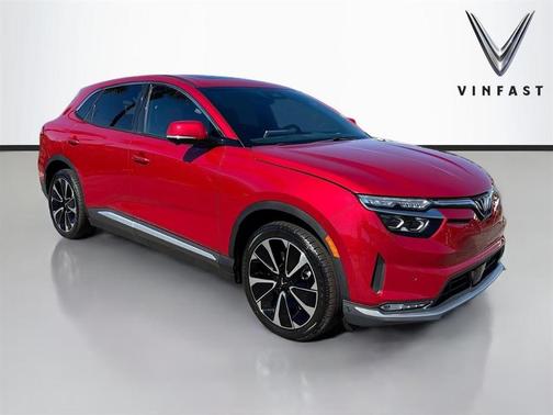 2025 VinFast VF 8 Plus