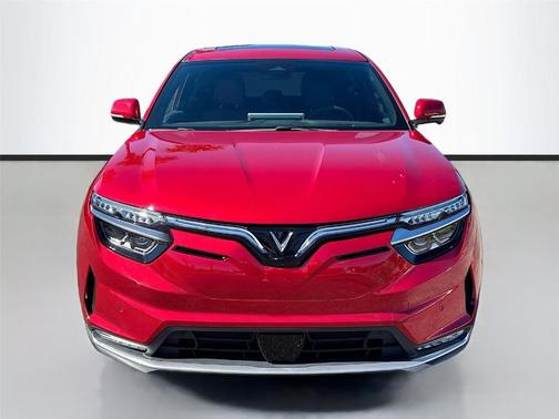 2025 VinFast VF 8 Plus