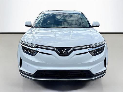 2025 VinFast VF 8 Plus