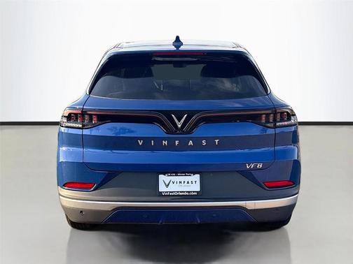 2025 VinFast VF 8 Eco
