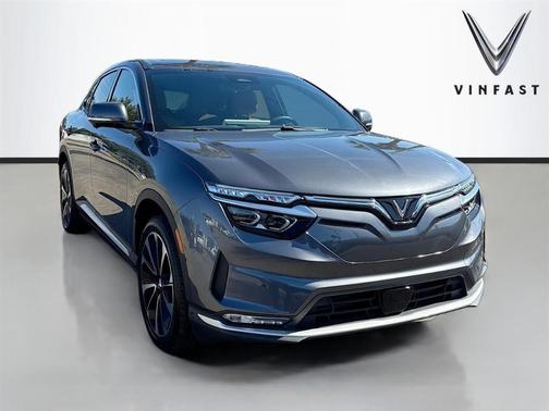 2025 VinFast VF 8 Plus