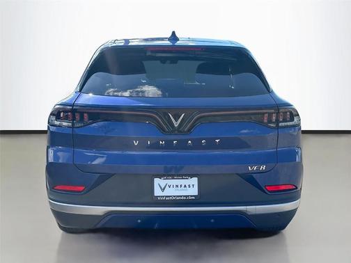 2025 VinFast VF 8 Eco